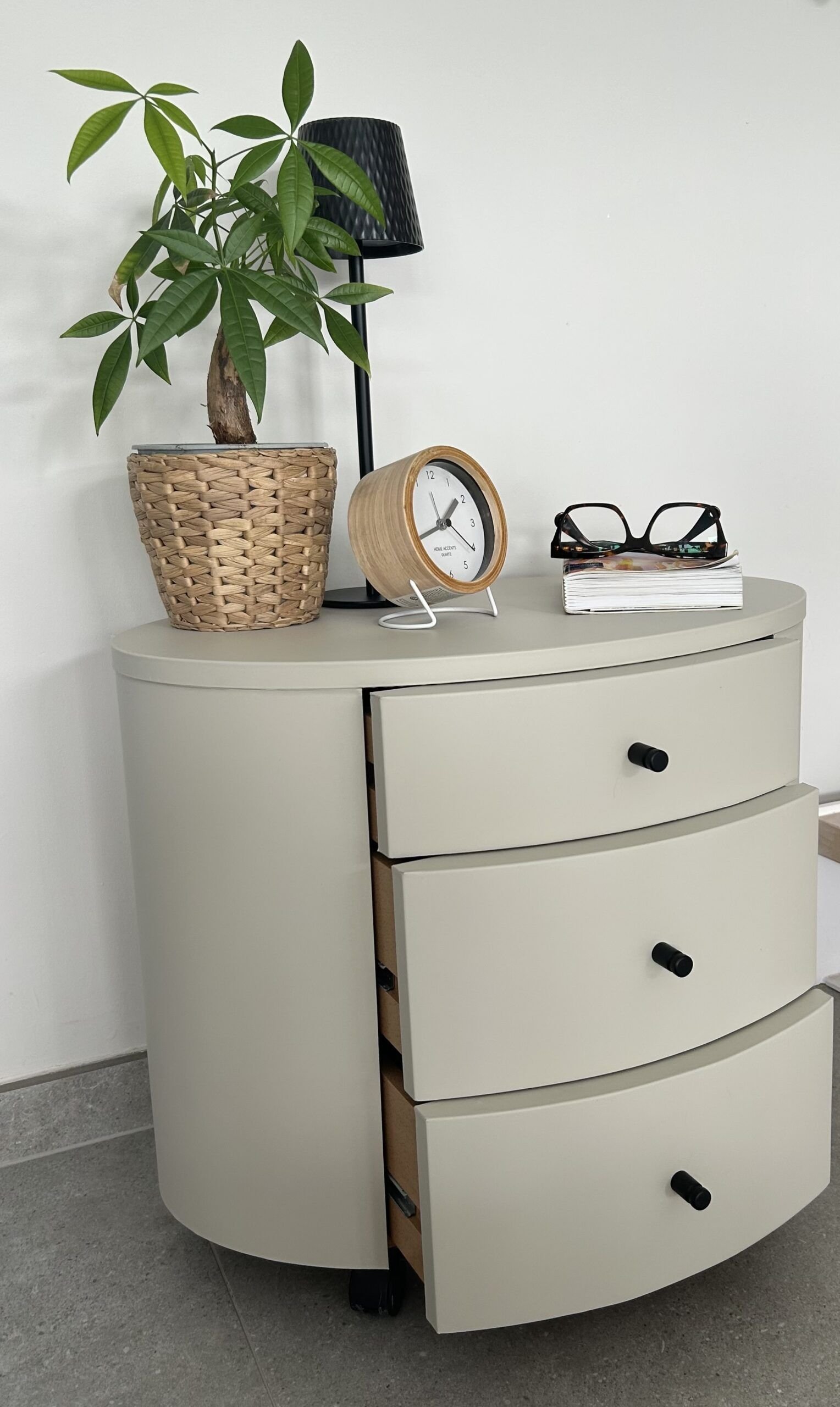 table de chevet remise au gout du jour