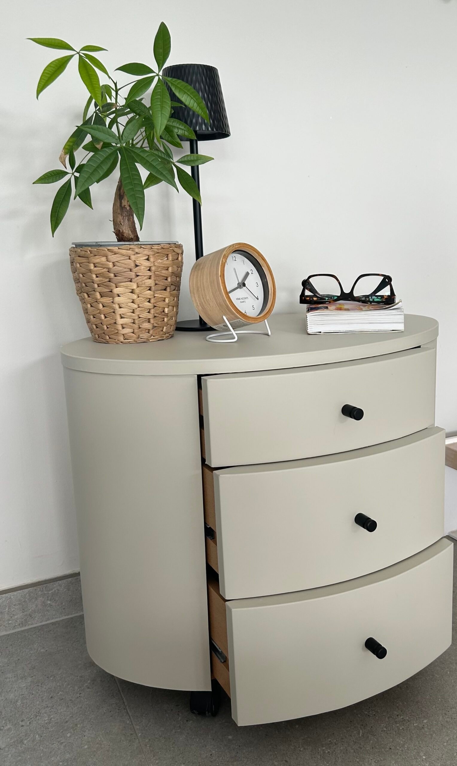 table de chevet remise au gout du jour